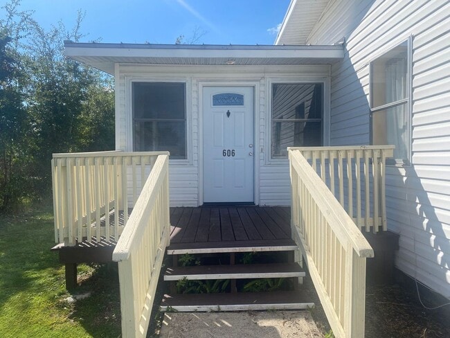 property at 606 Florida Ave