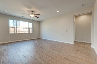 2894 E Corteza Dr in Fresno, CA - Building Photo - Building Photo