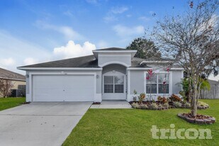 4406 Tina Ln in Plant City, FL - Building Photo