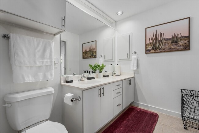 property at 2914 Commerce St