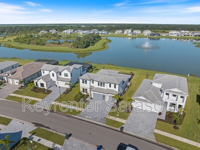 2609 Waterfront Cir in Sarasota, FL - Building Photo - Building Photo