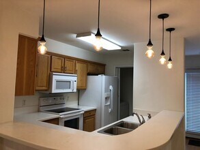 6900 E Riverside Dr in Austin, TX - Building Photo - Building Photo