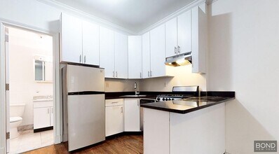 157 E 71st St in New York, NY - Building Photo - Building Photo
