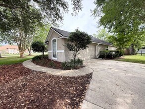 816 Brookstone Ct in Jacksonville, FL - Foto de edificio - Building Photo