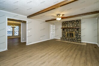 8304 S 6th St in Broken Arrow, OK - Building Photo - Building Photo