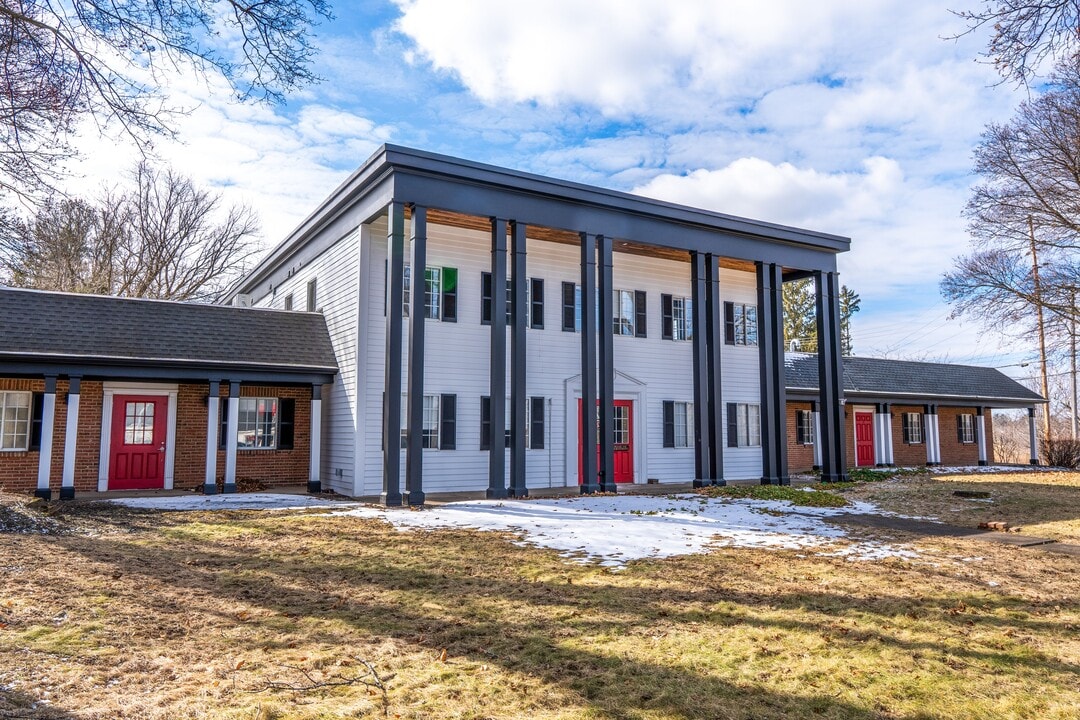 57 Monroe Ave, Unit 6 in Pittsford, NY - Foto de edificio