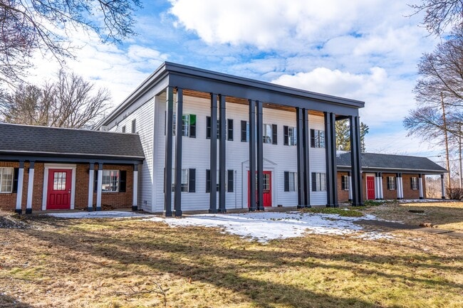 57 Monroe Ave, Unit 6