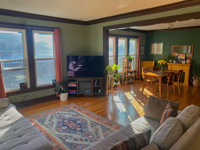 1952 Pierce St NE, Unit 2 in Minneapolis, MN - Building Photo - Building Photo