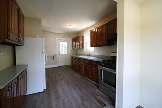 1626 Summit Ln in Davenport, IA - Building Photo - Building Photo