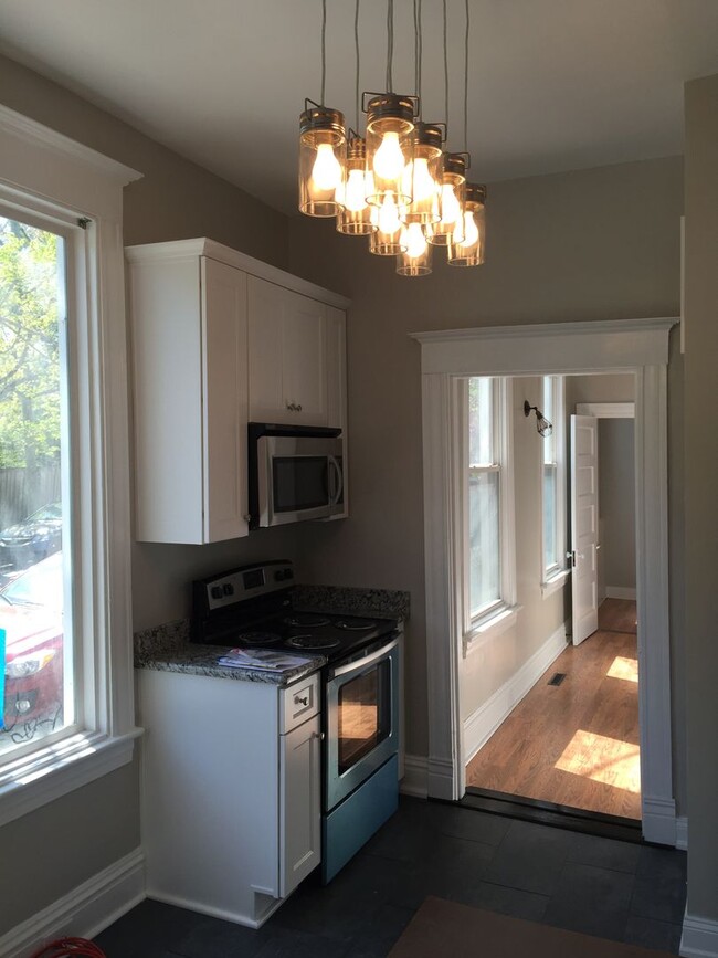 2901 Ellwood Ave-Unit -Apt 1 in Richmond, VA - Building Photo - Building Photo