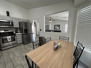 6101 Wild Berry Dr in Las Vegas, NV - Building Photo - Building Photo