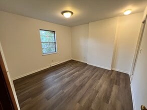 524 S 7th St, Unit 2 in Ann Arbor, MI - Foto de edificio - Building Photo