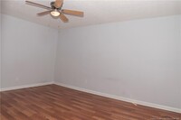 1302 Kienast Dr photo'