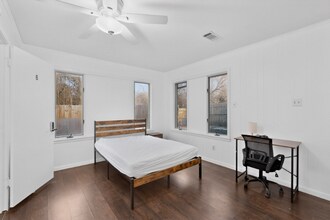 404 Nottingham Dr in Irving, TX - Building Photo - Building Photo