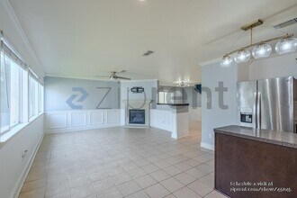 11944 Chanteloup Dr in Houston, TX - Foto de edificio - Building Photo