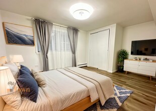 7734 W Addison St, Unit G in Chicago, IL - Foto de edificio - Building Photo