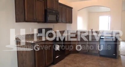 3566 Red Cliff Blvd in Idaho Falls, ID - Building Photo - Building Photo