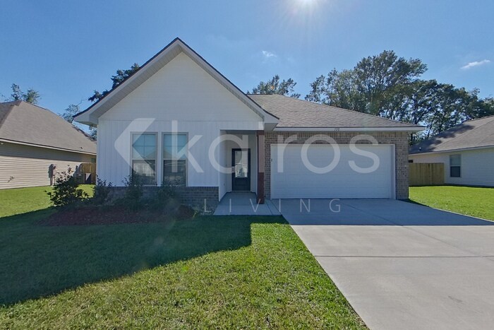 108 Hendrix Rd in Carencro, LA - Building Photo