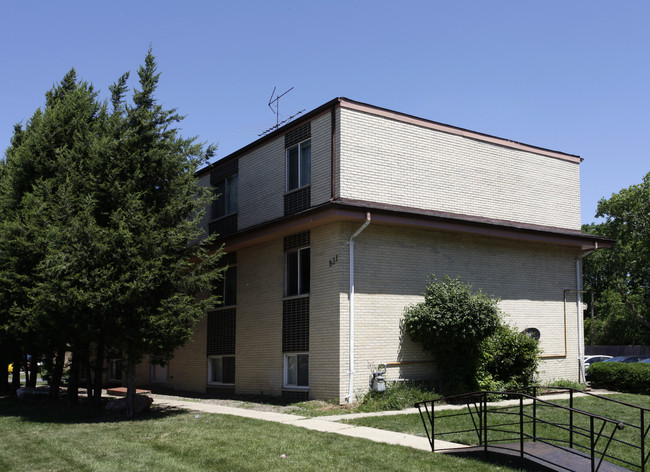 931 Lake St in Mundelein, IL - Foto de edificio - Building Photo