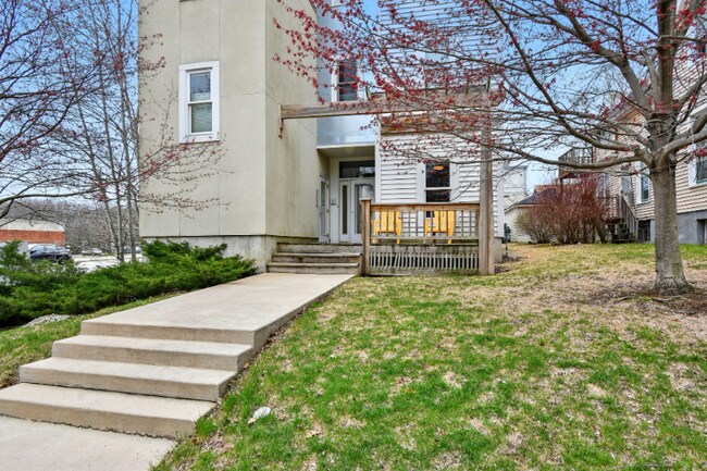 2905 N Newhall St in Milwaukee, WI - Building Photo - Building Photo