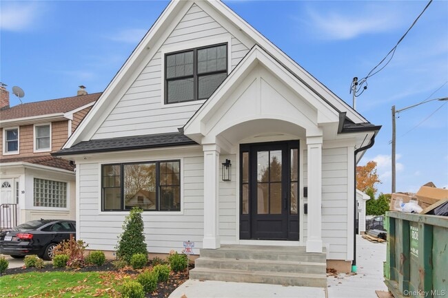 6 Cammerer Ave in East Rockaway, NY - Building Photo - Building Photo