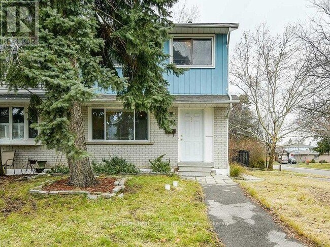 2407 Mainroyal St in Mississauga, ON - Building Photo - Building Photo