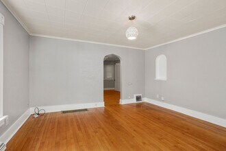 617 W 8th Ave in Oshkosh, WI - Building Photo - Building Photo