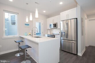 1534 Ridge Ave, Unit 502 in Philadelphia, PA - Foto de edificio - Building Photo