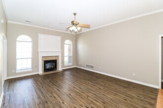 2402 Mason Dr in Hernando, MS - Foto de edificio - Building Photo