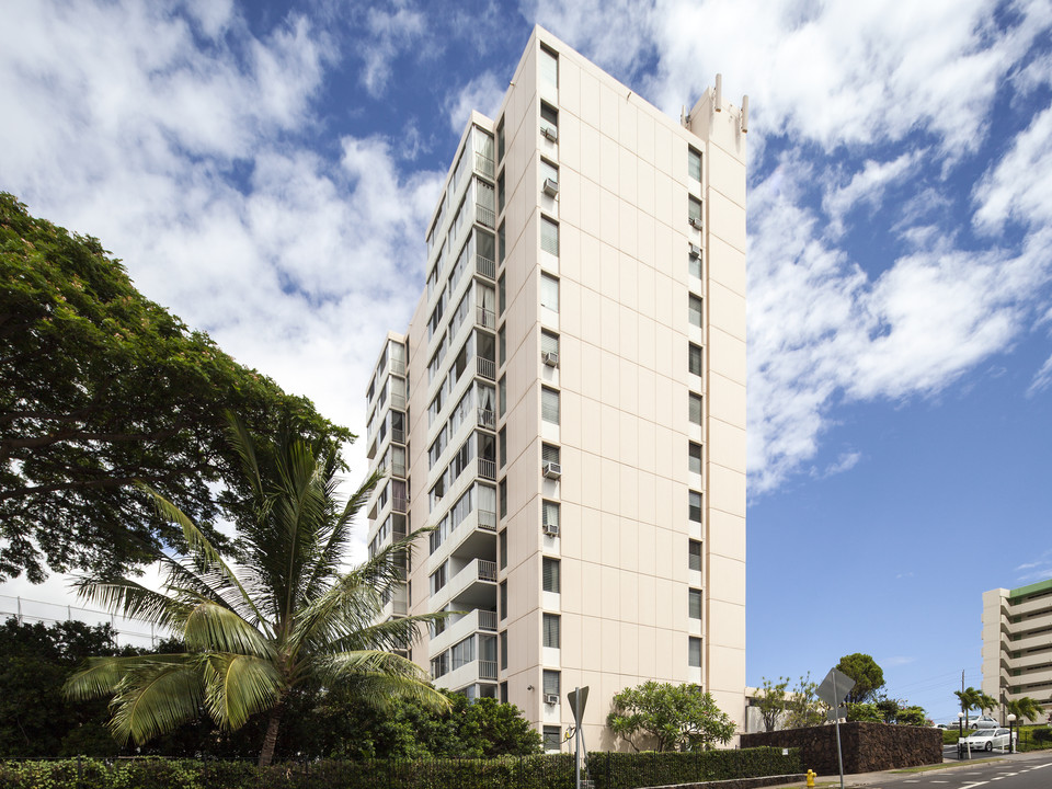 Dynasty Tower in Honolulu, HI - Building Photo