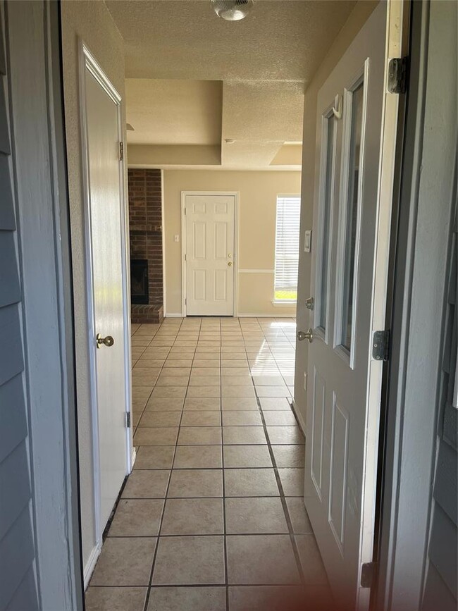 1712 Parkwood Dr in Leander, TX - Building Photo - Building Photo