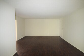 10745 Hortense St in Los Angeles, CA - Building Photo - Building Photo