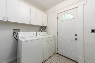 2469 Indiana Ave in Columbus, OH - Foto de edificio - Building Photo