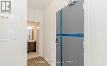 3265-3265 Carding Mill Trail in Oakville, ON - Building Photo - Building Photo