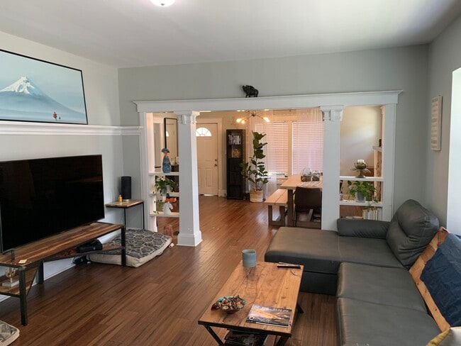 property at 700 S Greenwood Ave
