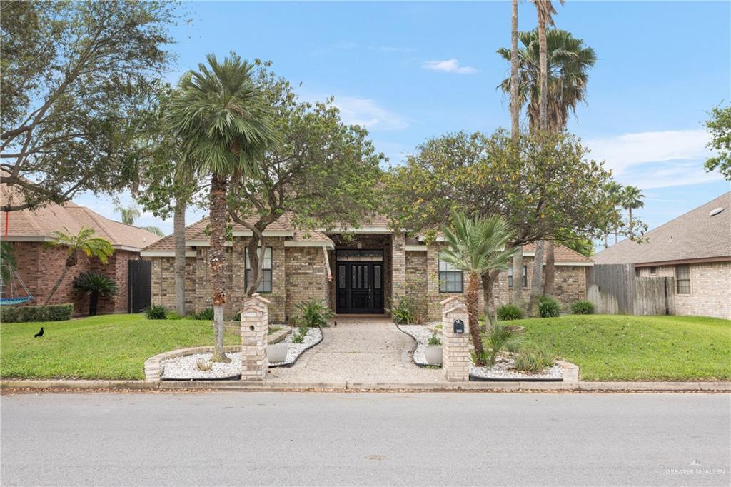 404 E Cardinal Ave in McAllen, TX - Building Photo