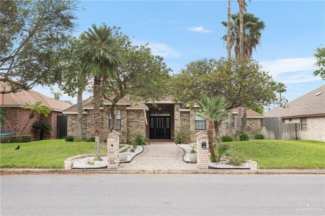 property at 404 E Cardinal Ave
