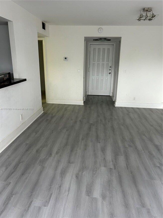 property at 400 Leslie Dr