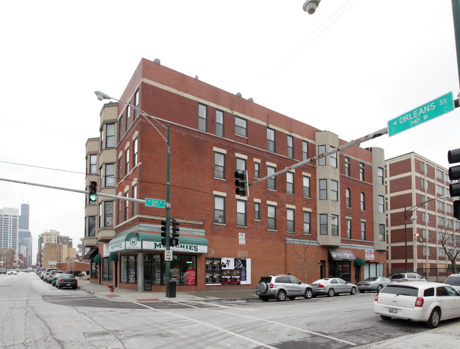 349 W Oak St in Chicago, IL - Building Photo