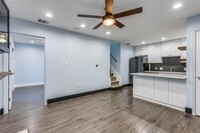 935 La Posada Dr in Austin, TX - Building Photo - Building Photo