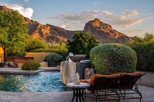 6570 N Lost Dutchman Rd in Paradise Valley, AZ - Building Photo