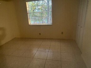 3161 NW 47th Ter, Unit 313 in Lauderdale Lakes, FL - Building Photo - Building Photo