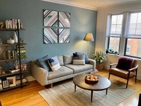 1955 W Winnemac Ave, Unit 3A in Chicago, IL - Building Photo