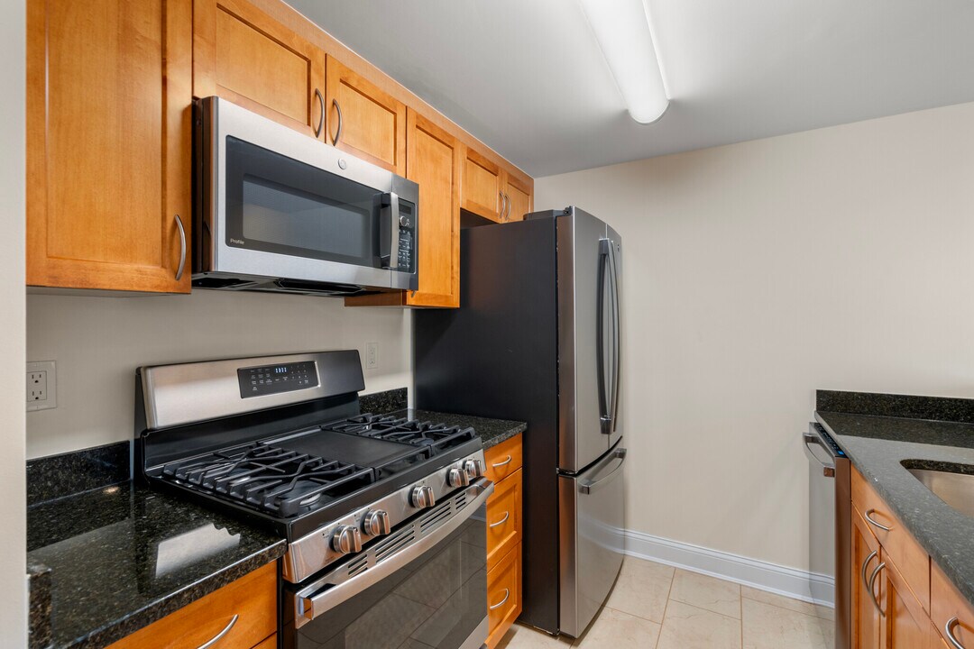 541 Vfw Pky, Unit #543 in Chestnut Hill, MA - Building Photo