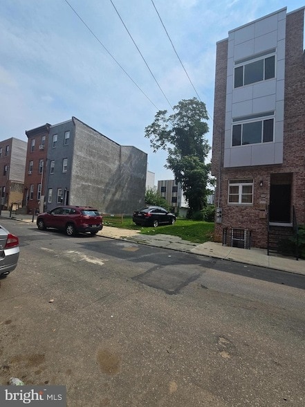 2139 N 9th St, Unit 2 in Philadelphia, PA - Foto de edificio - Building Photo