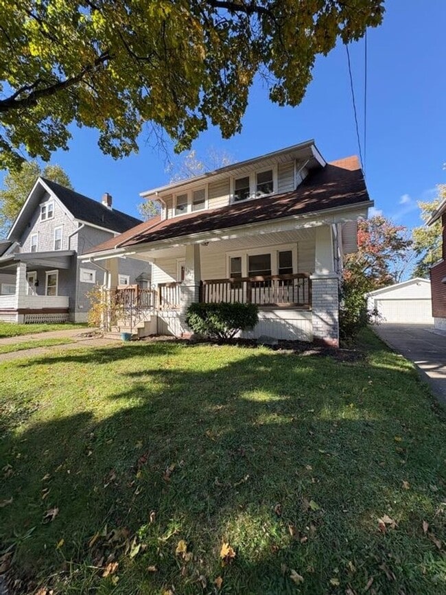 1086 Herberich Ave in Akron, OH - Building Photo - Building Photo