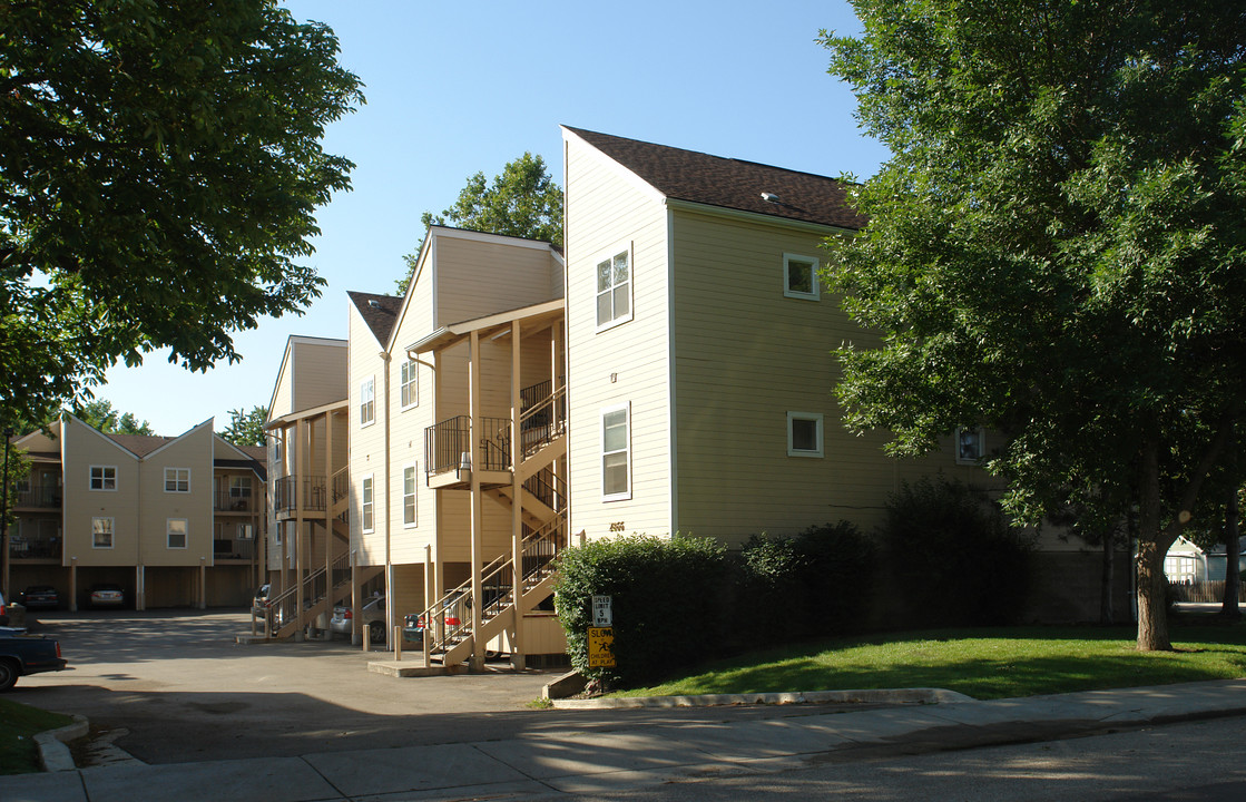 Davis Park Apartments in Boise, ID - Building Photo