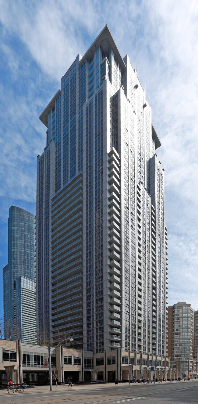 College Park - South Tower in Toronto, ON - Building Photo - Building Photo