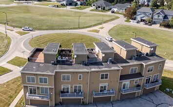 492 Bluestem Cir in West Des Moines, IA - Building Photo - Building Photo