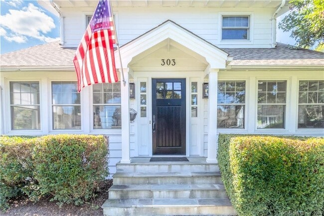 303 Wakeman Rd in Fairfield, CT - Building Photo - Building Photo